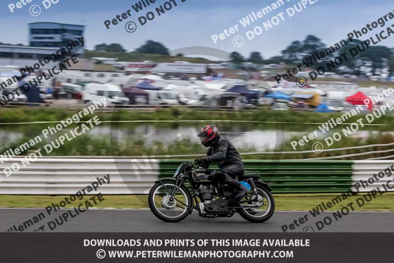 Vintage motorcycle club;eventdigitalimages;mallory park;mallory park trackday photographs;no limits trackdays;peter wileman photography;trackday digital images;trackday photos;vmcc festival 1000 bikes photographs